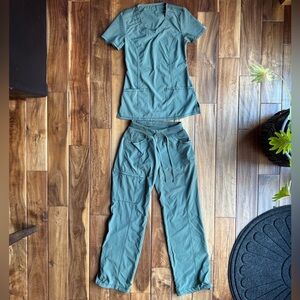 Cherokee Infinity Scrub Set XS